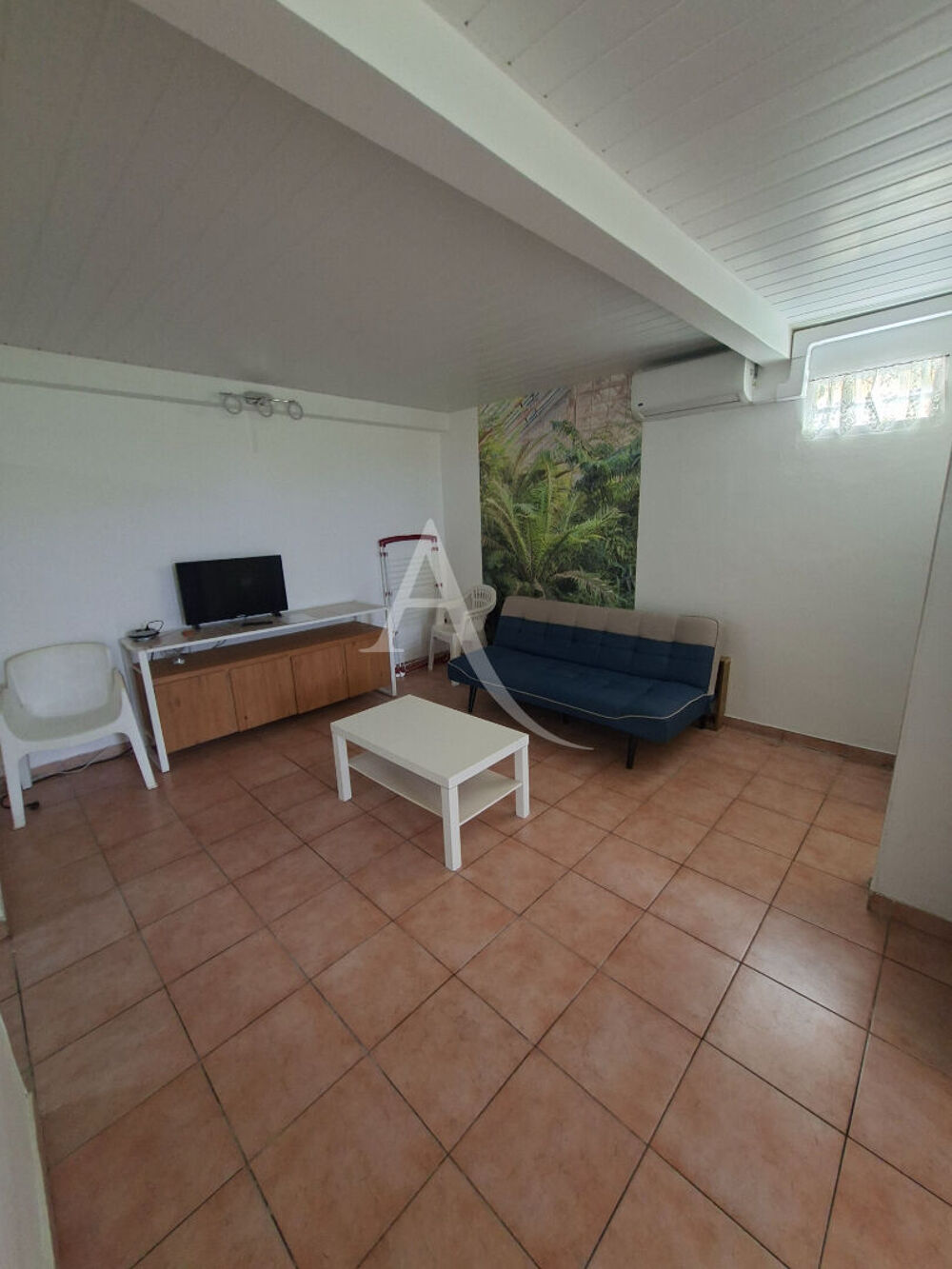 Location - Ducos : Bas de Villa F3 Meublé avec Joli Jardin Privatif
