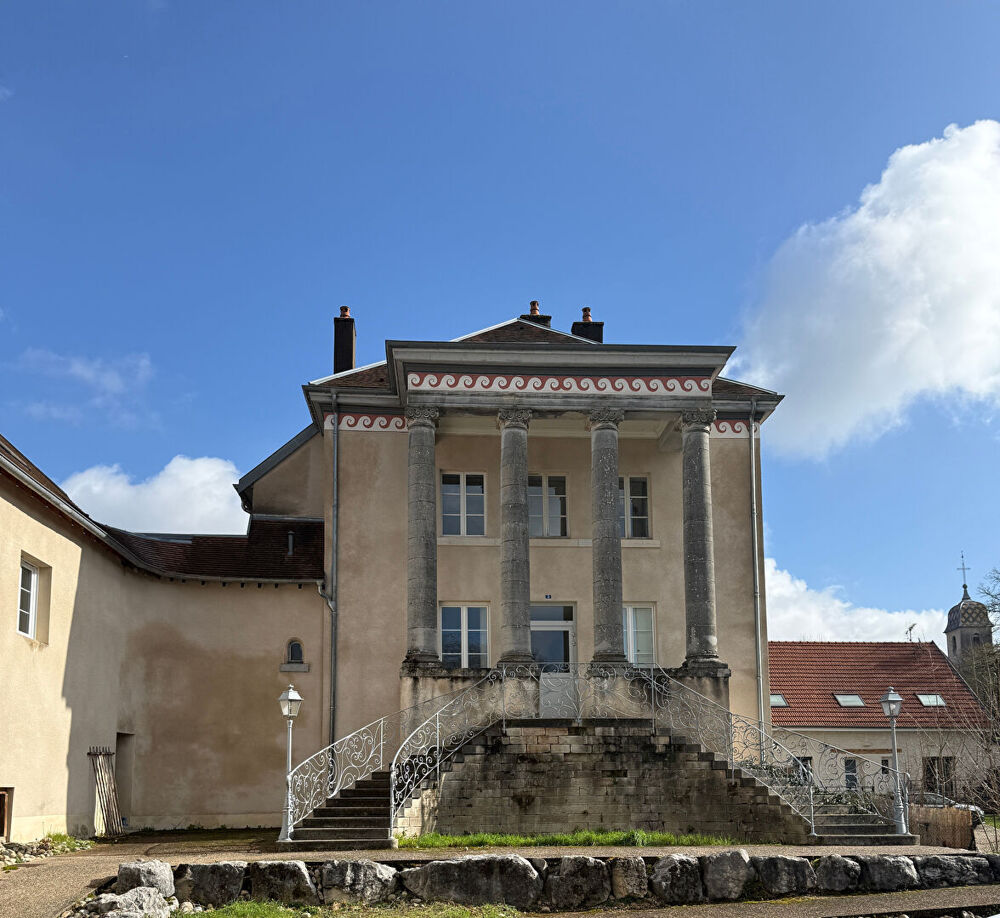 Vente Appartement Appartement révové  3 pièce(s) 62.40 m2/parking Les auxons