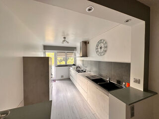  Appartement à louer 4 pièces 80 m²