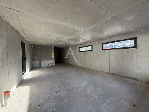   Local commercial centre village Attignat 55.64 m2 