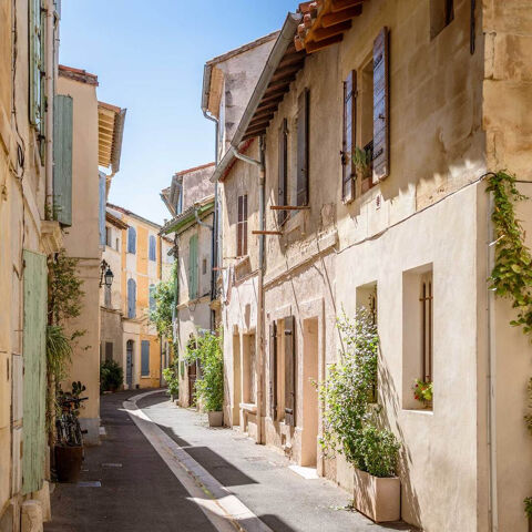   FOND DE COMMERCE DE RESTAURATION : Opportunité exceptionnelle au coeur de la ville d'ARLES 