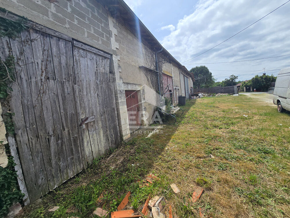 Vente Maison Rare ! Propriété de 173 m² avec 400 m² de dépendances sur 7 000 m² de terrain Saint etienne de puycorbier