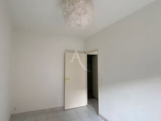  Appartement à louer 3 pièces 86 m²
