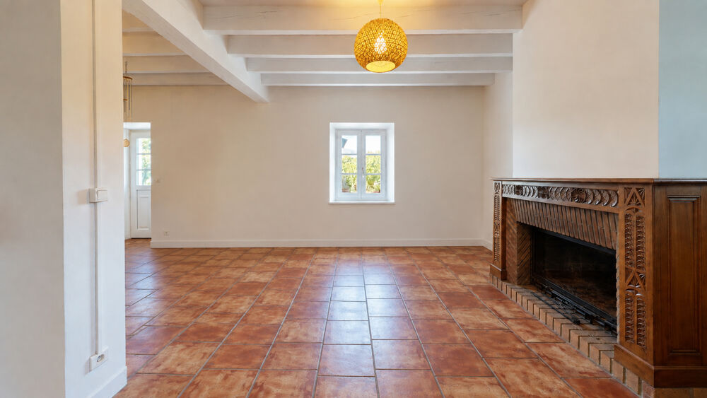 BETHIERENIA Maison de caractère du XVIIIe siècle rénovée