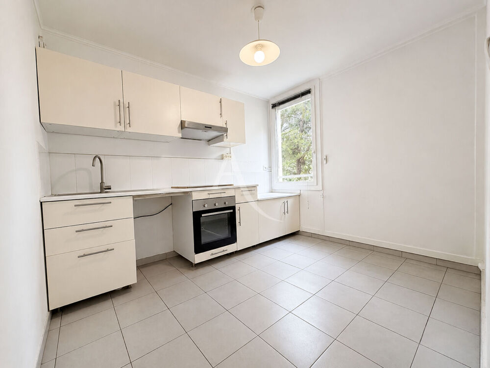 Vente Appartement Appartement T3 en rez-de-chaussée avec balcon et vue dégagée Martigues