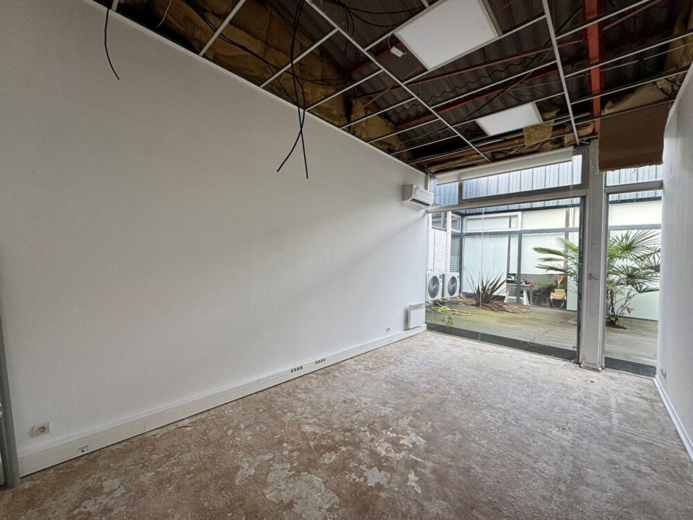   Bureaux à louer à Meaux - 19.82 m² avec coin repas et stationnement extérieur 