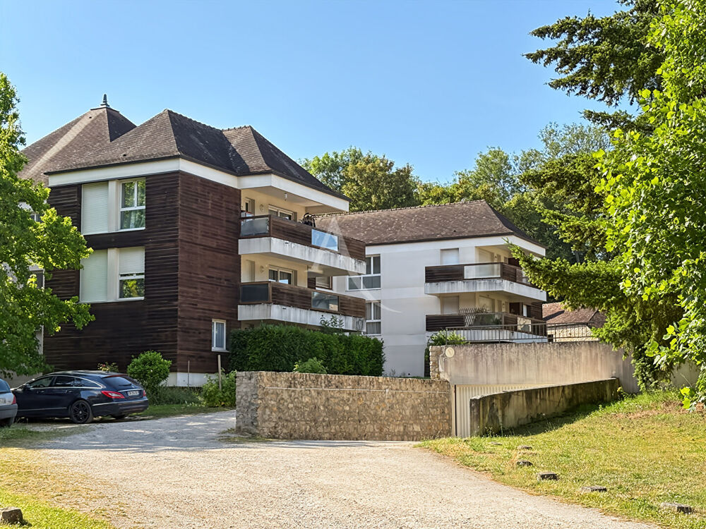 Appartement à Lardy avec balcon, cave et parking