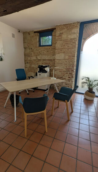   Bureaux Isle Jourdain 4 pièce(s) 140 m2 L isle jourdain