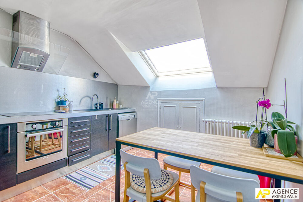 Vente Appartement Versailles Notre-Dame Appartement 4 pièces 85m² au sol situé au dernier étage Versailles