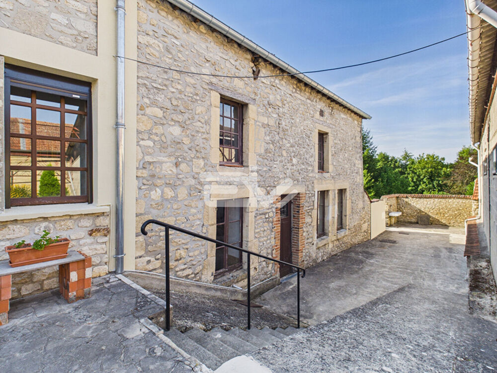 A 8 km de Fismes 51170 - bel ensemble immobilier