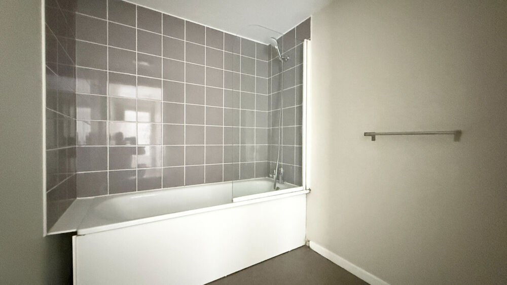 Vente Appartement LA CATHO-APPARTEMENT 2 CHAMBRES AVEC PARKING ET TERRASSE Lille