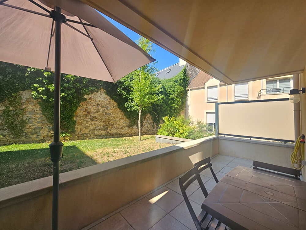 À VENDRE MONTLHÉRY CENTRE-VILLE APPARTEMENT 3 PIÈCES TERRASSE 2 PARKINGS RÉSIDENCE RÉCENTE 2019