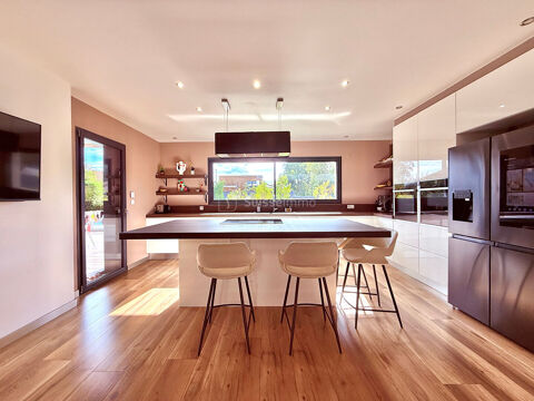  Maison à vendre 7 pièces 242 m²