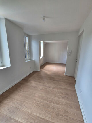  Appartement à louer 3 pièces 55 m²