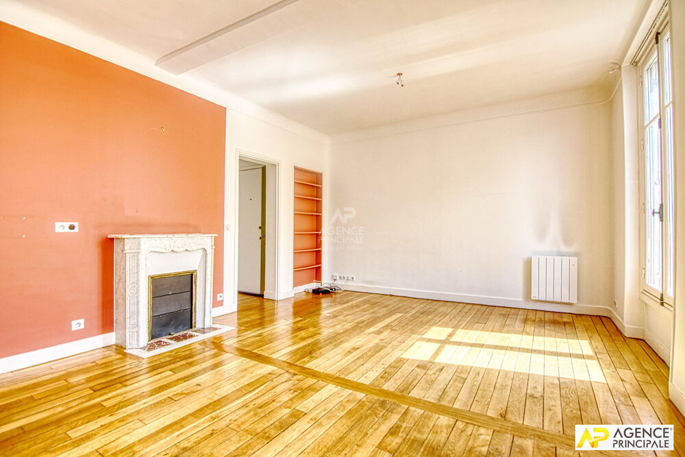 Vente Appartement Versailles Saint-Louis Appartement 3 pièces d'environ 61 m²  situé au 2ème étage avec chambre de service de 10.42 m² carrez et c Versailles