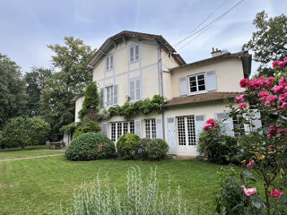  Maison à louer 6 pièces 168 m²