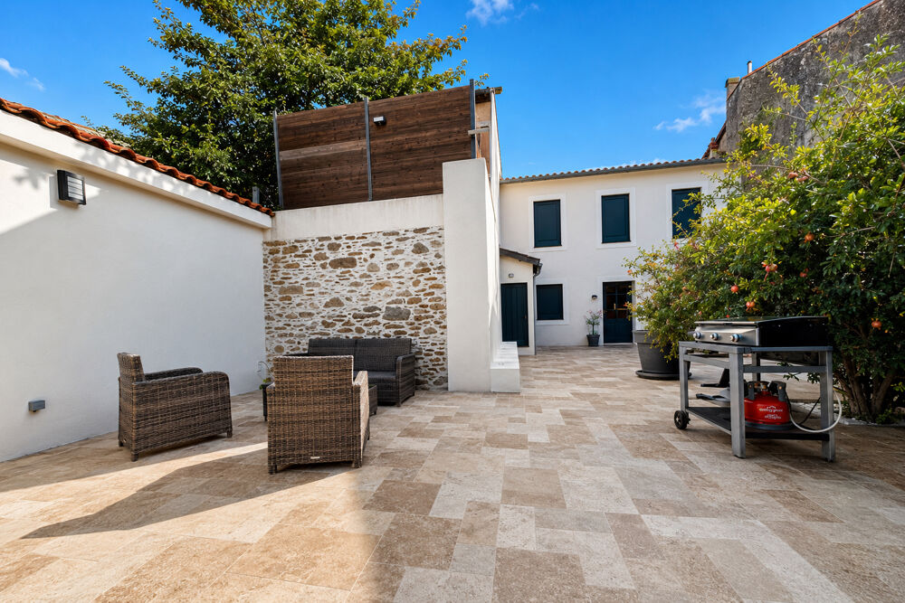 Maison de village T6 avec jardin & piscine