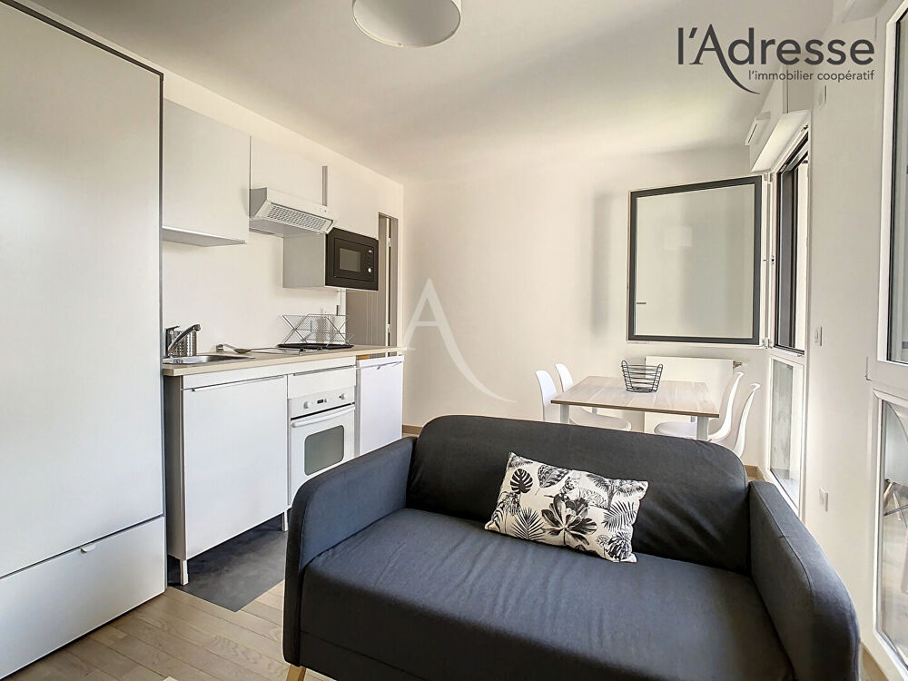 Location Appartement COURBEVOIE/Studio meublé de 28 m² Courbevoie