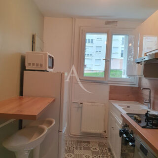  Appartement à louer 3 pièces 52 m²