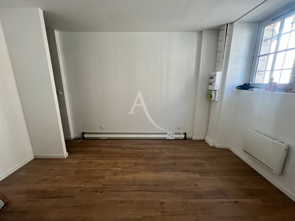 Studio entièrement rénové- centre ville de Dourdan