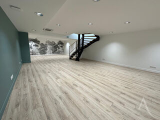  Immeuble  vendre 15 + pices 296 m Mantes la jolie