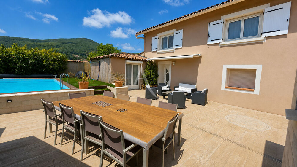 CUERS VILLA DE TYPE 4 avec T2 Independant, Piscine