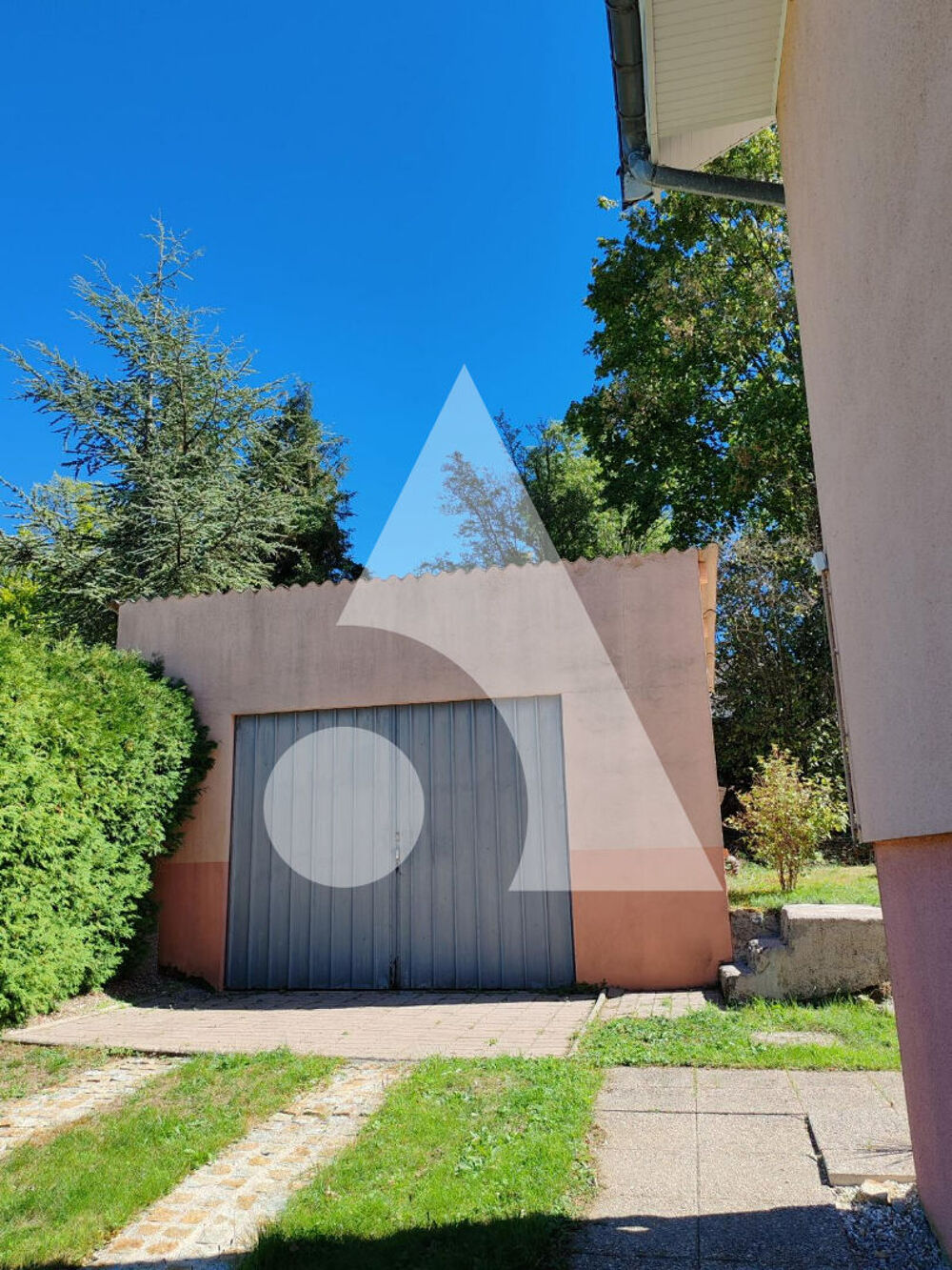 Maison familiale de 165 m² avec jardin et dépendance, sans travaux !