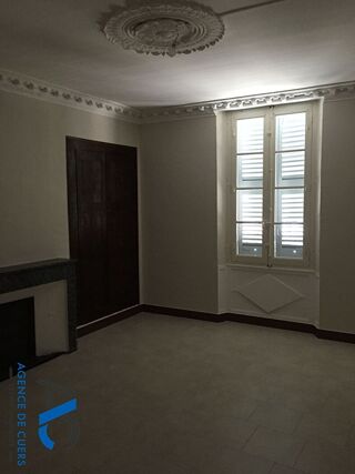  Immeuble � vendre 15 + pi�ces 225 m�