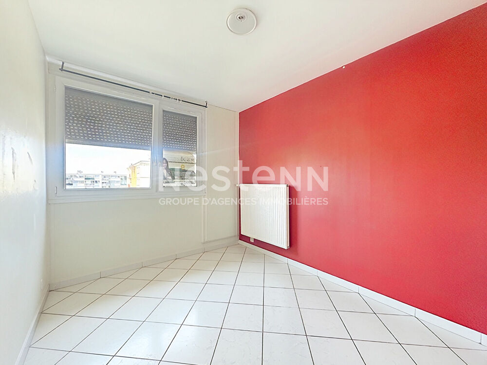 Appartement 4 pièces 2 chambres 1 bureau avec cave et parking - 69500 BRON