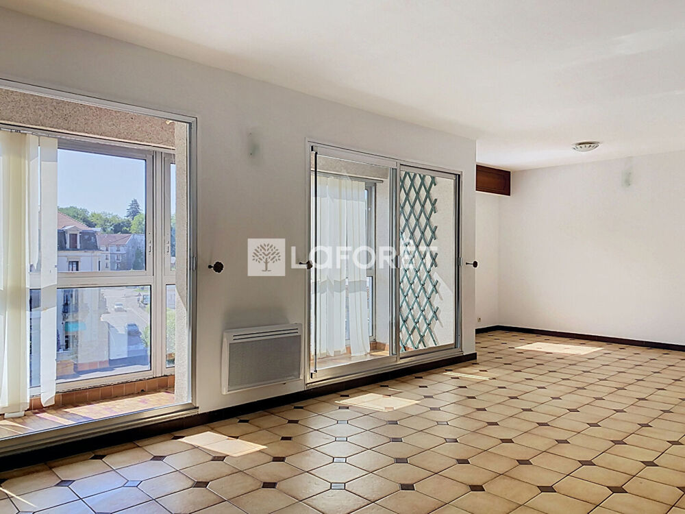 Appartement de type T4 CONTREXEVILLE 125m2