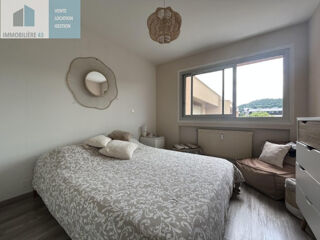  Appartement à louer 3 pièces 89 m²