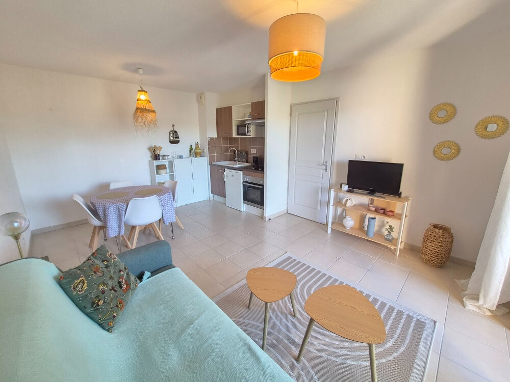 T2 - LEUCATE VILLAGE