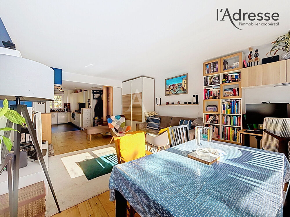 Vente Appartement 3 pièces de 78 m² avec vue Tour Eiffel, balcons et cave Suresnes
