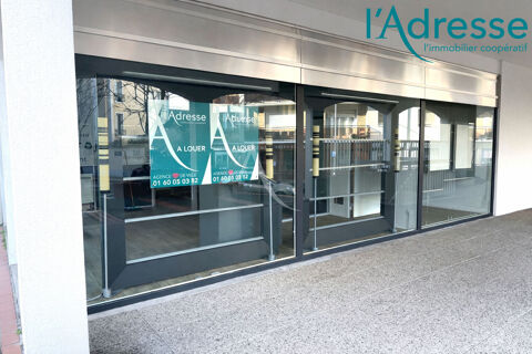 Local commercial Noisy Le Grand 123 m2 2940 93160 Noisy le grand