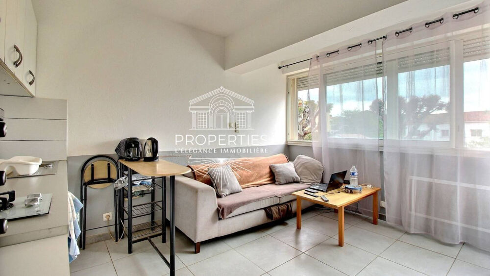 BORMES - LA FAVIERE T2 - 27M² - LOUE JUSQU'EN OCTOBRE 2026 - PARKING COMMUN