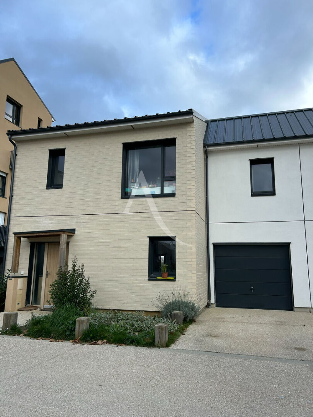 Location Maison Maison Bussy Saint Georges 5 pièce(s) 98.1 m2 + garage Bussy saint georges