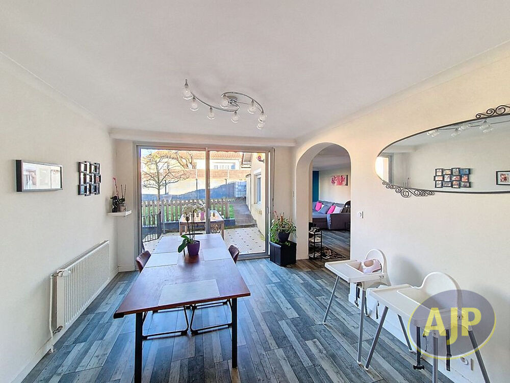Maison Montaigu Vendée 4 pièces 101 m²