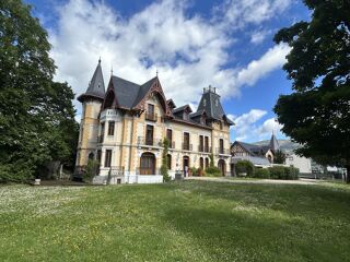  Villa à vendre 15 + pièces 1000 m²