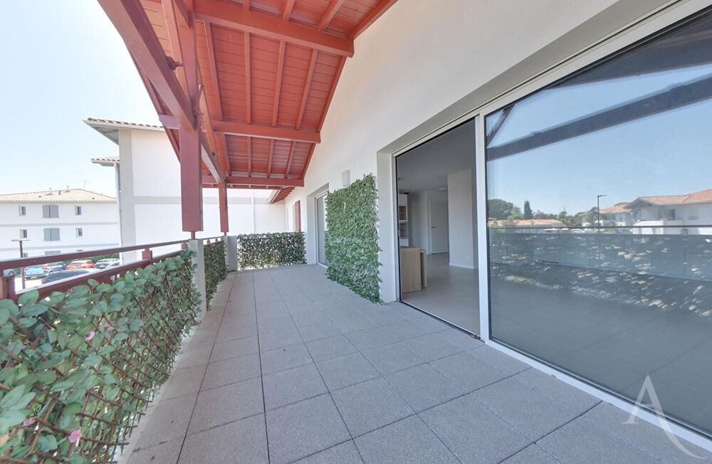 SOUSTONS Appartement récent de 90 m² avec terrasse