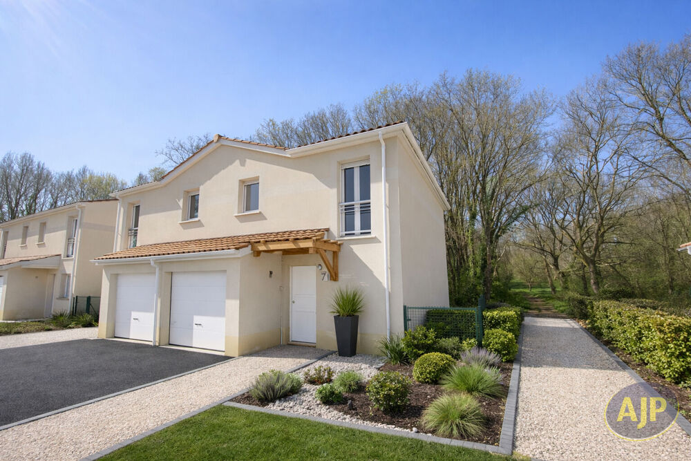 CASTELNAU Maison avec jardin et garage