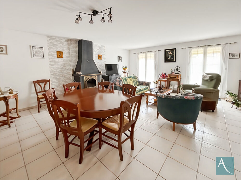 Vente Maison Maison de plain-pied à vendre à Breuillet , 3 chambres , jardin , au calme Breuillet