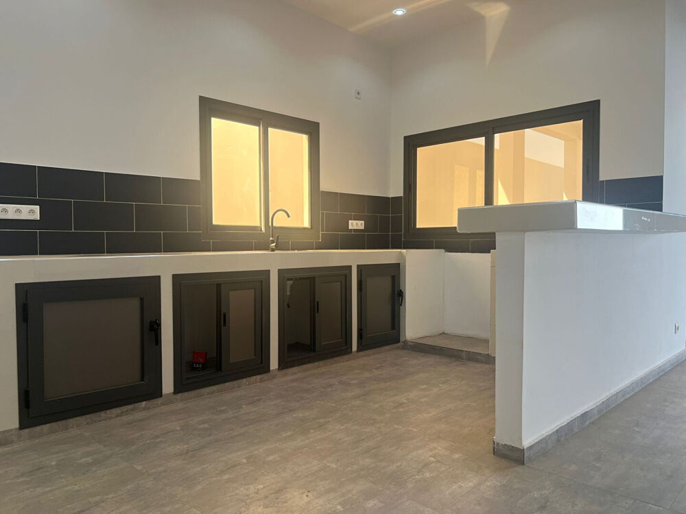 Vente Maison Villa moderne avec panneaux solaires - Économie d'énergie Nguerigne (Senegal)
