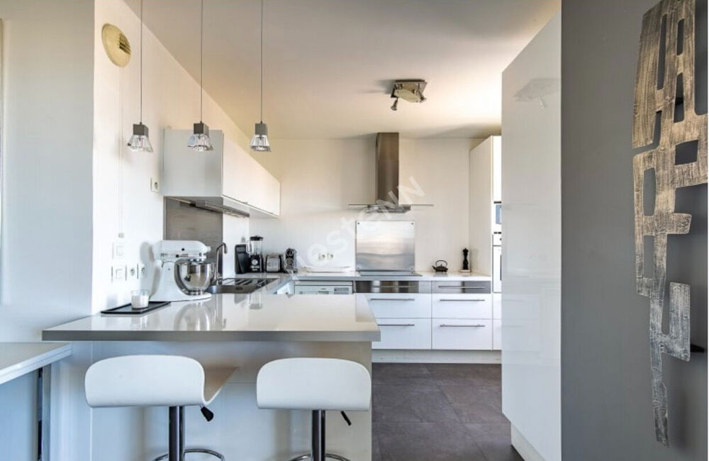 Appartement 95 m² T4 Marseille 8èm Prado Dernier Etage, Box double Terrasse vue Dégagée