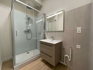  Appartement à louer 3 pièces 74 m²