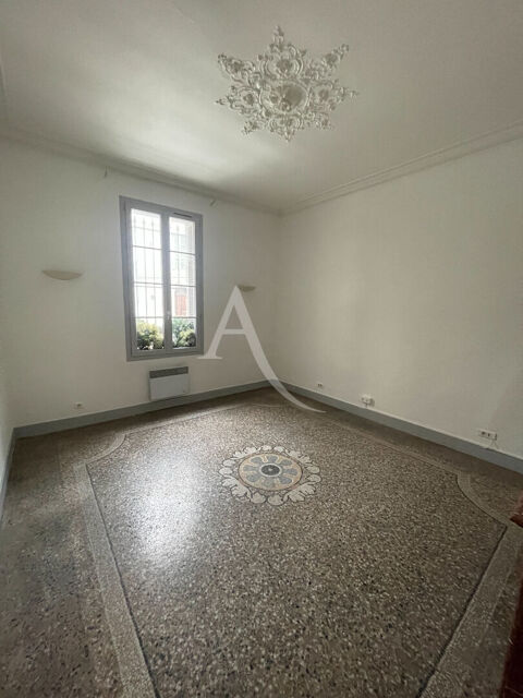 Bureau Nimes 2 pièces cité Foulc 550 30000 Nimes