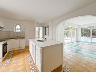  Maison  louer 9 pices 280 m