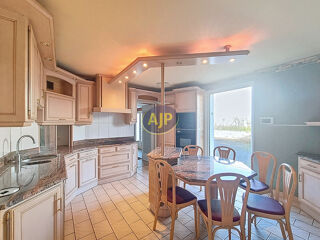  Maison � vendre 7 pi�ces 204 m�