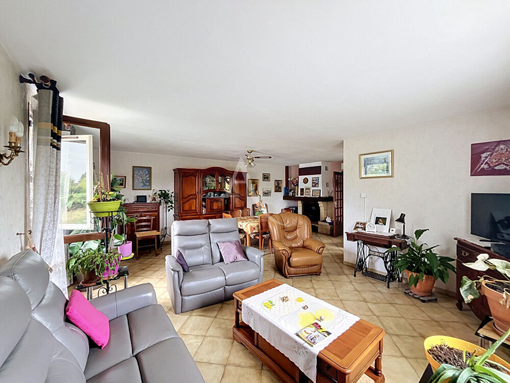 Maison familiale avec appartement indépendant et piscine à Prayssac