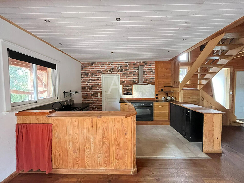 Grande maison familiale de 185m² avec studio indépendant sur plus de 2300m² de terrain !