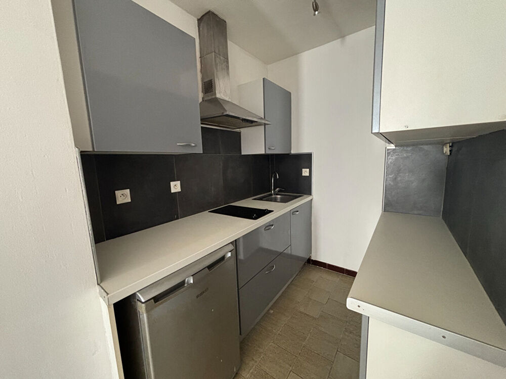 NIMES / JARDINS FONTAINE - Studio de 24m² avec Grenier